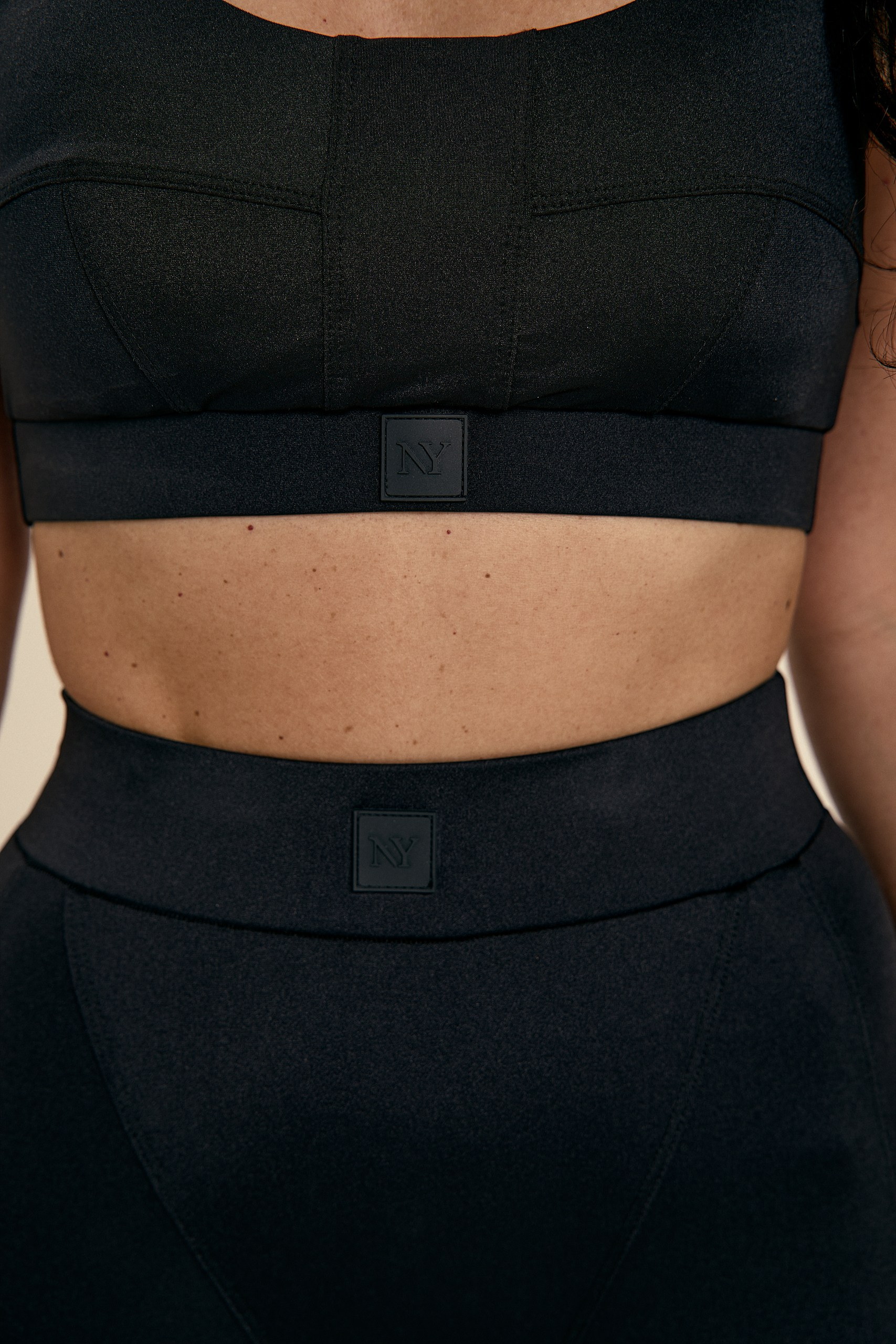 Nataliia Yarova Activewear – Foto 7234